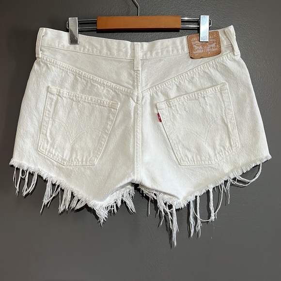 Levi’s Premium 501 Cut Off Denim Jean Shorts - Picture 4 of 16